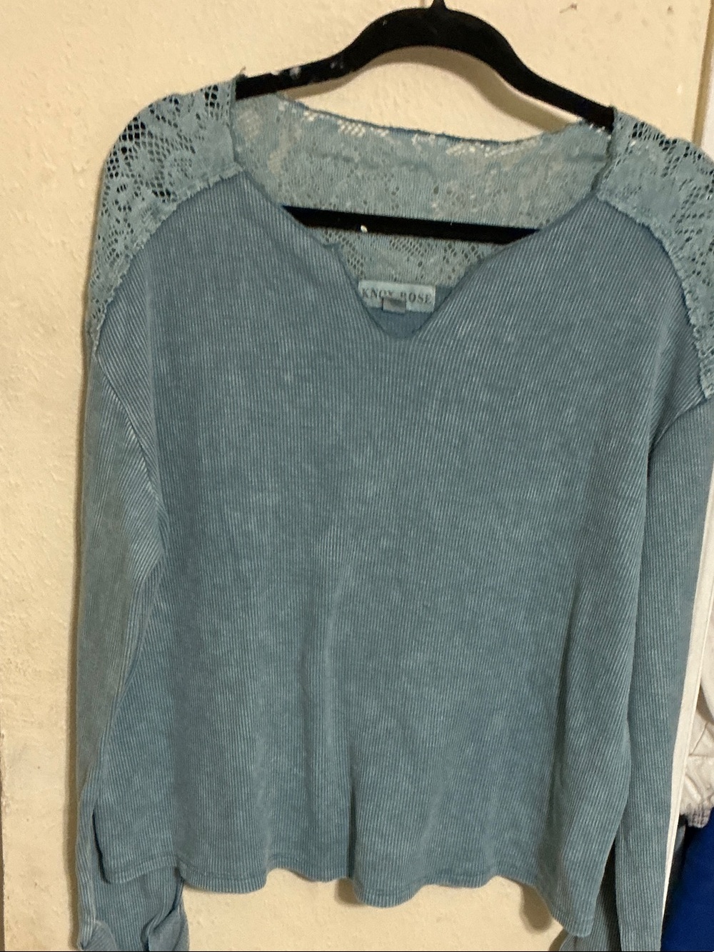 Knox Rose Light Blue Lace-Shoulder Ribbed Long Sleeve Top medium